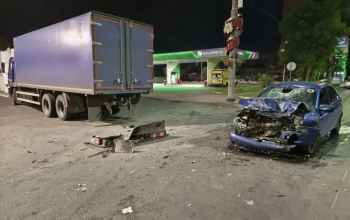 В Оренбурге при столкновении ВАЗа и КАМАЗа пострадала 14-летняя девочка