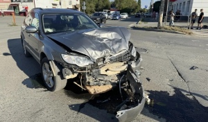 В Гае столкнулись Subaru и питбайк: пострадал 17-летний пассажир