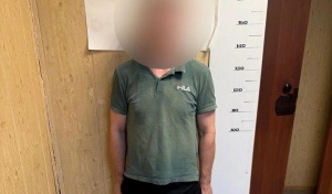 В Оренбурге водитель авто наехал на ногу пешехода, а после избил его палкой
