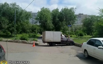 Покатившийся фургон насмерть сбил пенсионерку в Оренбурге: водитель осуждён
