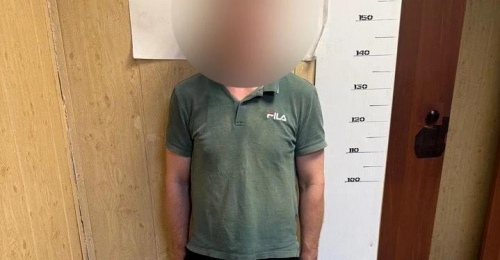 В Оренбурге водитель авто наехал на ногу пешехода, а после избил его палкой