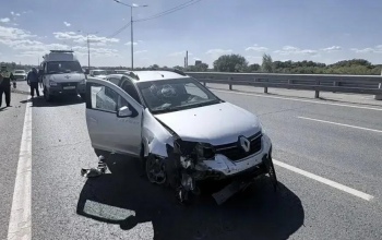В Оренбурге на улице Терешковой пенсионер переходил дорогу в неположенном месте и угодил под колеса автомобиля