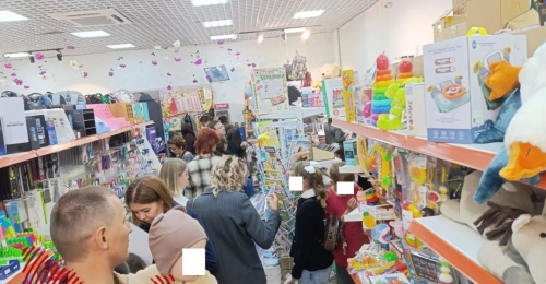 Школьная пора: очереди в магазинах за канцтоварами и пробки на дорогах