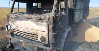 В Переволоцком районе загорелся КАМАЗ с зерном