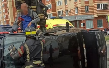 Поворот налево обернулся опрокидыванием: ДТП в проезде Нижнем