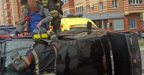 Поворот налево обернулся опрокидыванием: ДТП в проезде Нижнем