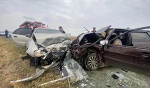 В Домбаровском районе при столкновении двух легковушек пострадали шесть человек