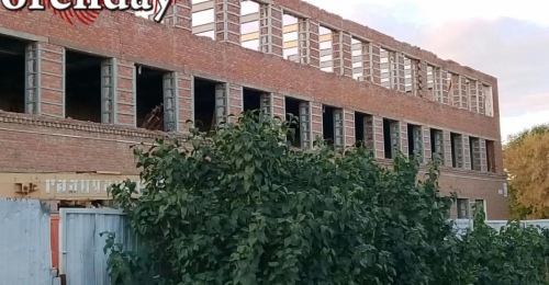 В Оренбурге жителей Промышленного района пригласили на голосование в разобранную школу №48