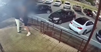 Вечеринка в Оренбурге закончилась кровавой расправой из-за девушки (18+)