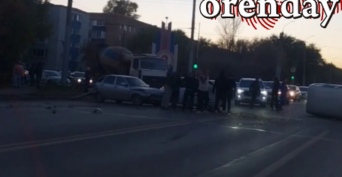 Три автомобиля «встретились» на въезде в поселок Весенний