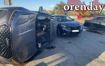 На опасном перекрёстке в Саракташе перевернулась иномарка
