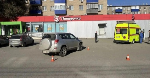 В Орске за неделю вторую пенсионерку сбил водитель, сдавая задним ходом