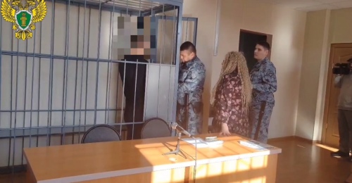 В Орске мужчина нанес супруге 50 ножевых ранений на глазах полицейских и забыл, как это делал (18+)