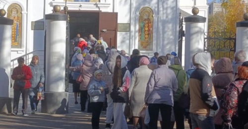 В Оренбурге очередь желающих попасть к Поясу Богородицы растянулась на сотни метров