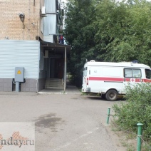 В Александровском районе шестиклассник разрубил себе топором бедро (18+)