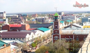 В Оренбурге на улице Советской фигурки на башне с часами вышли из домиков