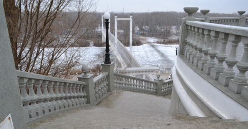 В Оренбурге очевидцы спасли девочку-подростка, провалившуюся под лёд на Урале