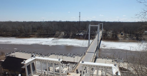 ЧП в Оренбурге: женщина провалилась под лед на Урале