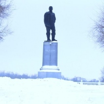 Оренбургские активисты не хотят выходить на пикет к памятнику, куда их отправила администрация города