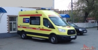 В Бугуруслане мужчина выпал из окна второго этажа