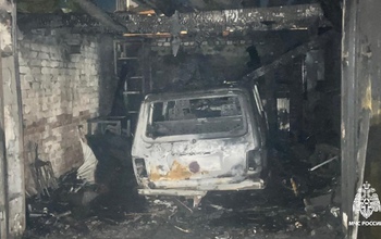 В Соль-Илецке во время пожара в гараже погиб мужчина (18+)