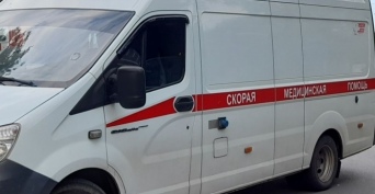 В Бугуруслане автомобиль сорвался с домкрата и придавил лежащего под ним водителя