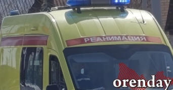 В Орске врачи спасают жизнь 71-летнему пенсионеру, упавшему с крыши лицом вниз