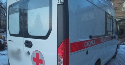 В Бугуруслане мужчина хотел почистить с крыши снег, но оказался в больнице с переломами