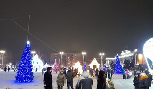 Каток, фудкорт, мультфильмы: как оренбуржцы встретят праздник на главной ёлке