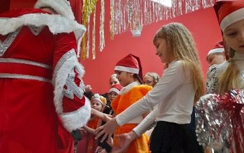 Сколько в Оренбурге стоит позвать домой или на корпоратив Деда Мороза