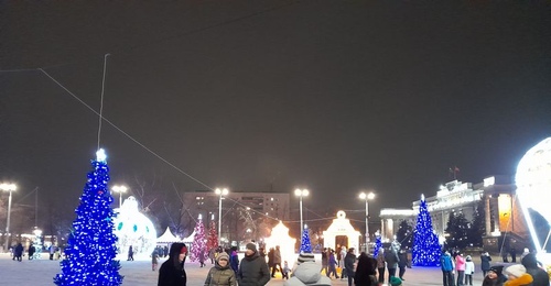 Каток, фудкорт, мультфильмы: как оренбуржцы встретят праздник на главной ёлке