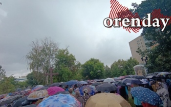 Крестный ход в Оренбурге дважды попал под проливной дождь