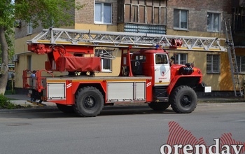 В Оренбурге спасали ребенка, звавшего на помощь у открытого окна