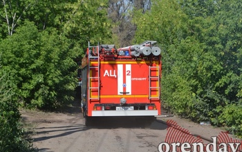 В Акбулаке при пожаре спасли 19-летнего парня