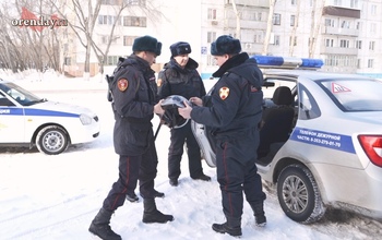 В Оренбурге мужчина на улице Волгоградской избил и ограбил прохожего