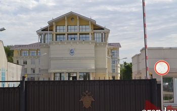 В Оренбурге  следователи проводят проверку по факту падения из окна 12-летнего подростка