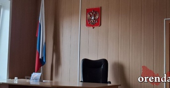 Оренбурженка толкнула соседа с крыши и избежала наказания