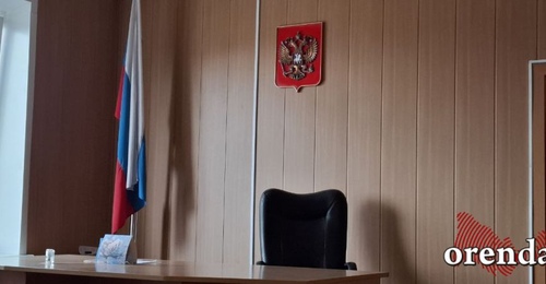 Оренбурженка толкнула соседа с крыши и избежала наказания