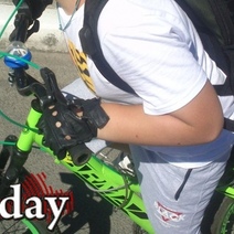 В Оренбурге велосипедист упал на проезжую часть из-за резко открывшейся двери иномарки