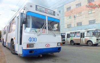 В Оренбурге пассажирка мотоцикла получила увечья из-за троллейбусного провода