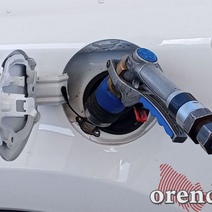 Жители Оренбурга дождались снижения цены на бензин на одной из крупных АЗС