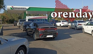 Новое огорчение на оренбургских АЗС: топливо есть, но его не отпускают, так как «нет электричества»