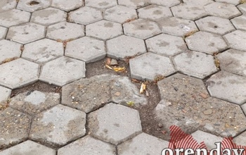 Плитку в сквере Безака в Оренбурге будут перекладывать за счет подрядчика