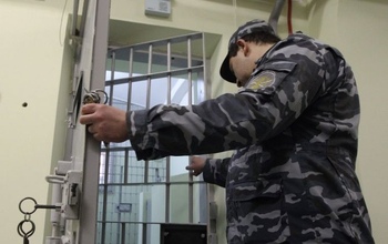 Оренбуржец обокрал женщину, собиравшую деньги на лечение дочери