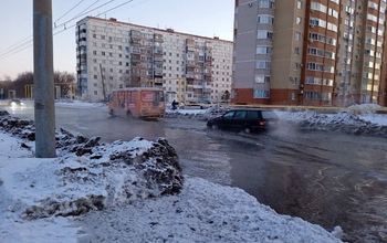 Снежный коллапс в Оренбурге продолжается даже через двое суток после окончания осадков