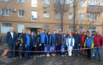 Трудовой десант для соседей: в Оренбурге прошел масштабный субботник для помощи пострадавшим от пожара