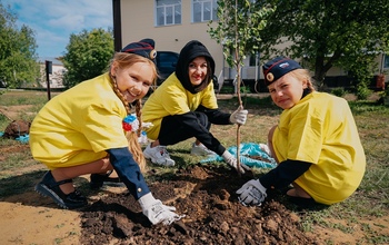 Сотрудники «Оренбургнефти» совместно со школьниками региона организовали акцию «Сад памяти»