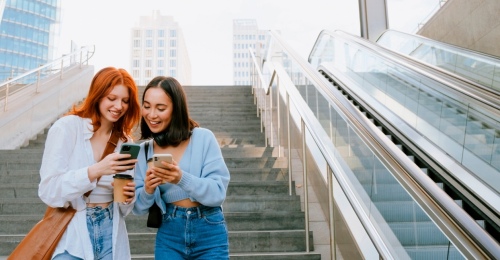 Т2 дарит полгода бесплатной связи новому абоненту и начисляет 2000 рублей тому, кто его пригласил