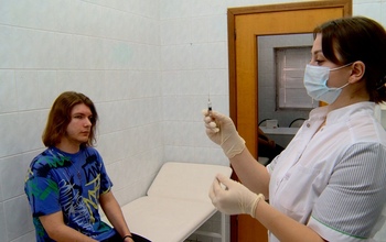 Уральская Сталь создала коллективный иммунитет против гриппа и пневмококка: привито почти три тысячи металлургов