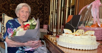 Ветеран Уральской Стали Нина Черкасова отметила 100-летний юбилей